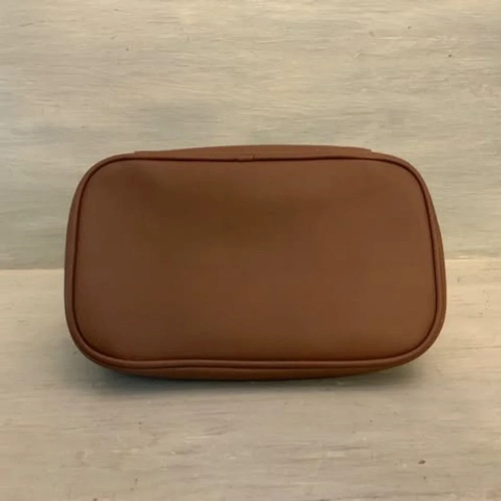 Vetelli Italian Designed Brown Faux Leather Toiletry Travel Pouch Bag GC